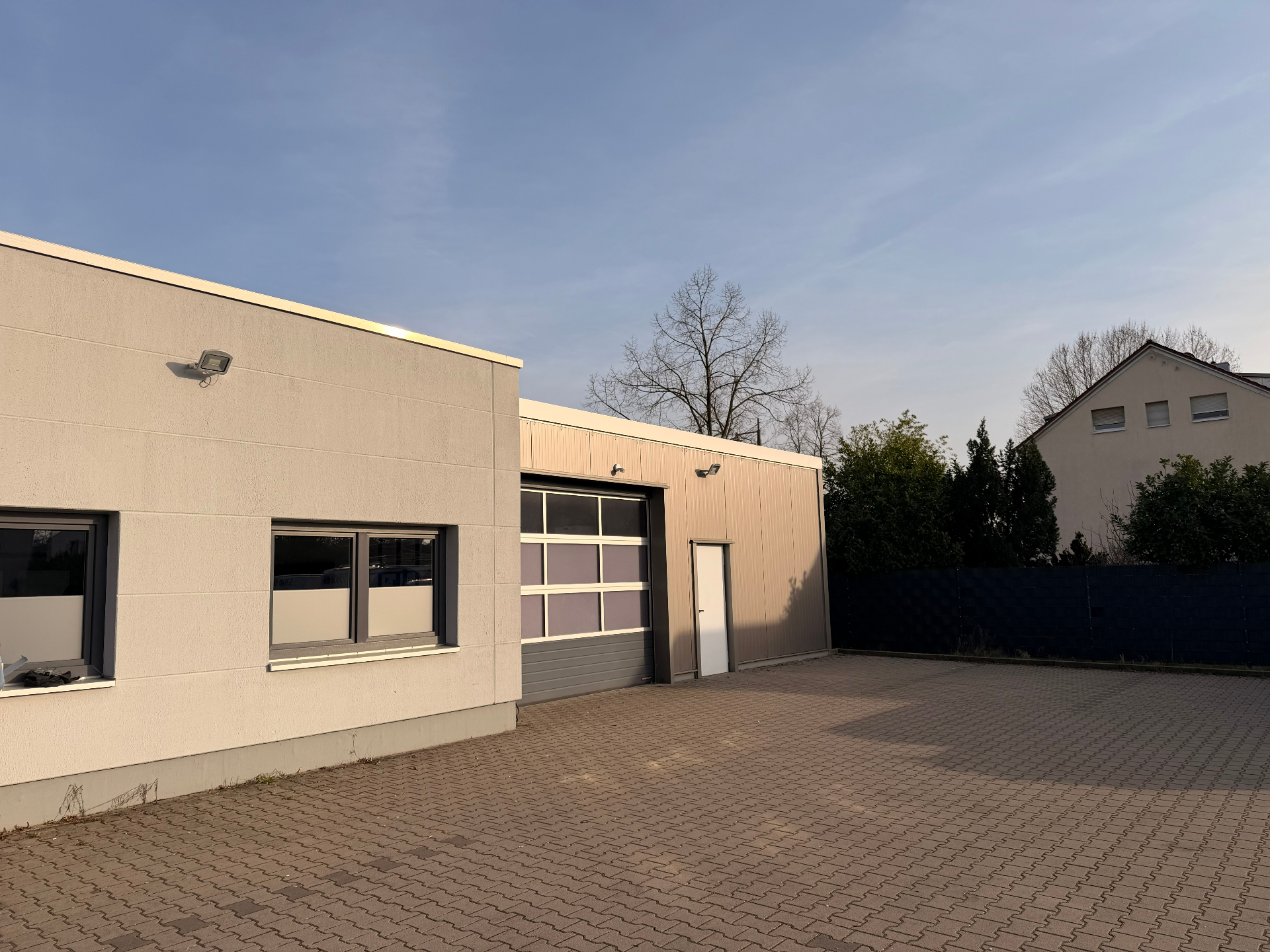 Werkstatt und Halle des Sachverständigenbüros